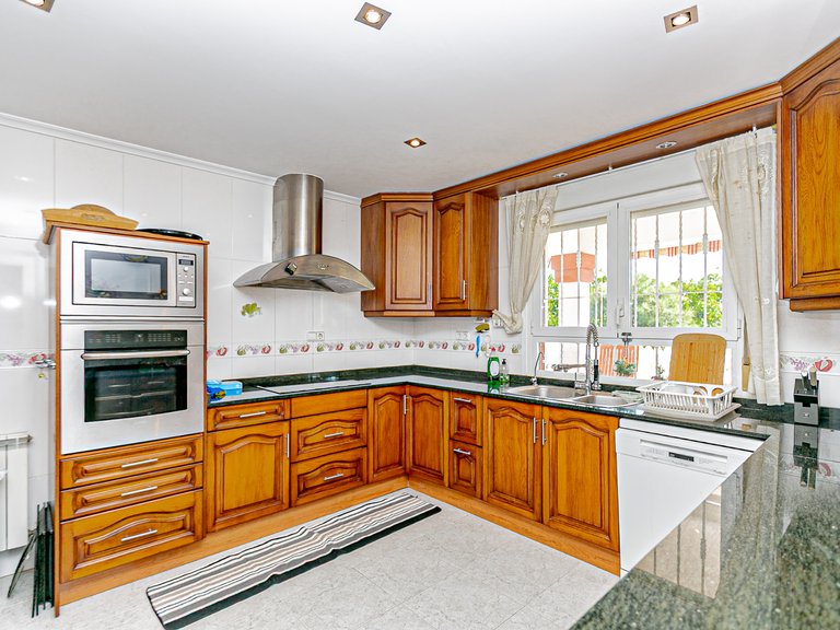 Villa for Sale in Villamartin, Alicante 22