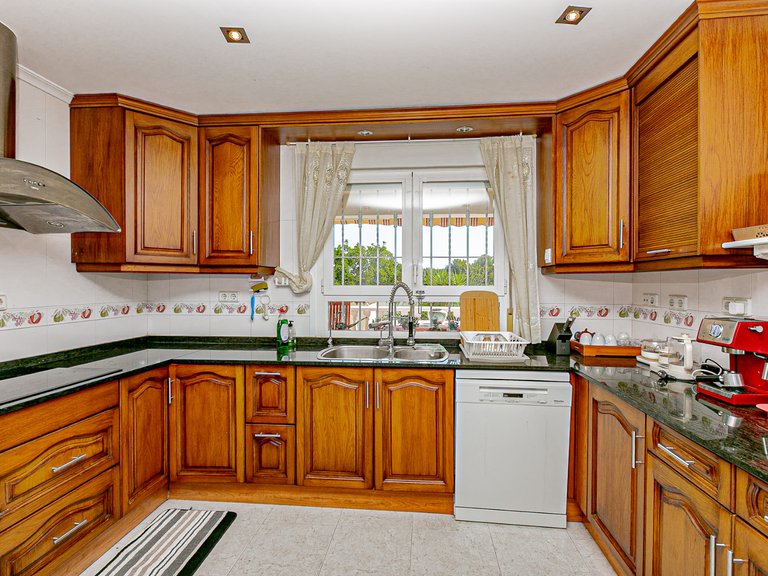Villa for Sale in Villamartin, Alicante 25
