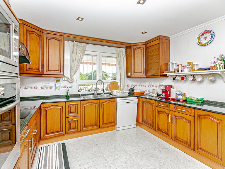 Villa for Sale in Villamartin, Alicante 24