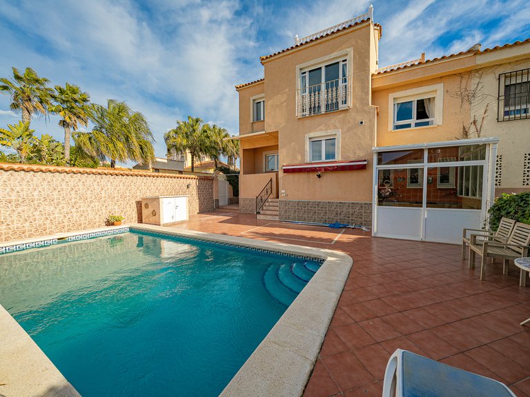 Villa for Sale in Torrevieja, Alicante 2