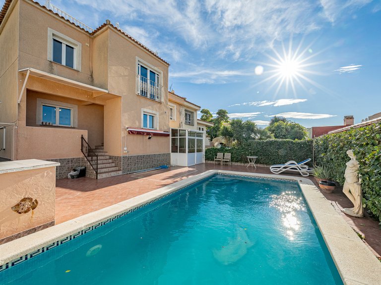 Villa for Sale in Torrevieja, Alicante 26