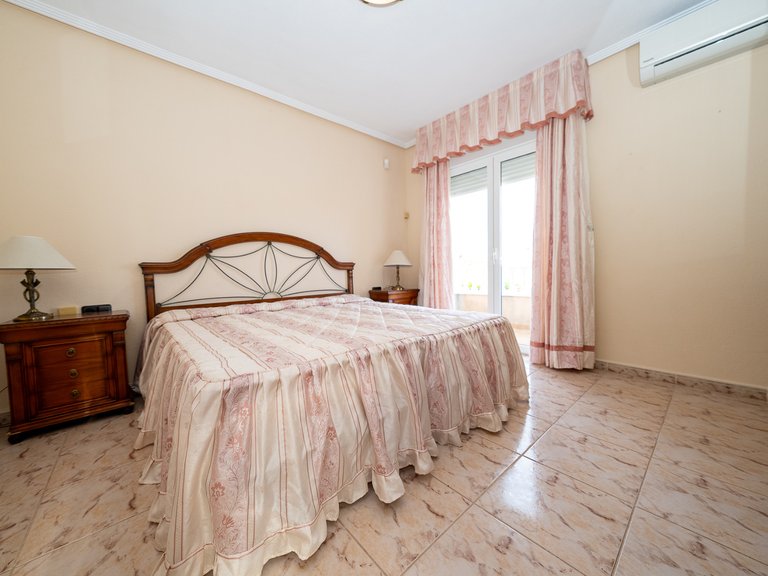 Villa for Sale in Torrevieja, Alicante 12