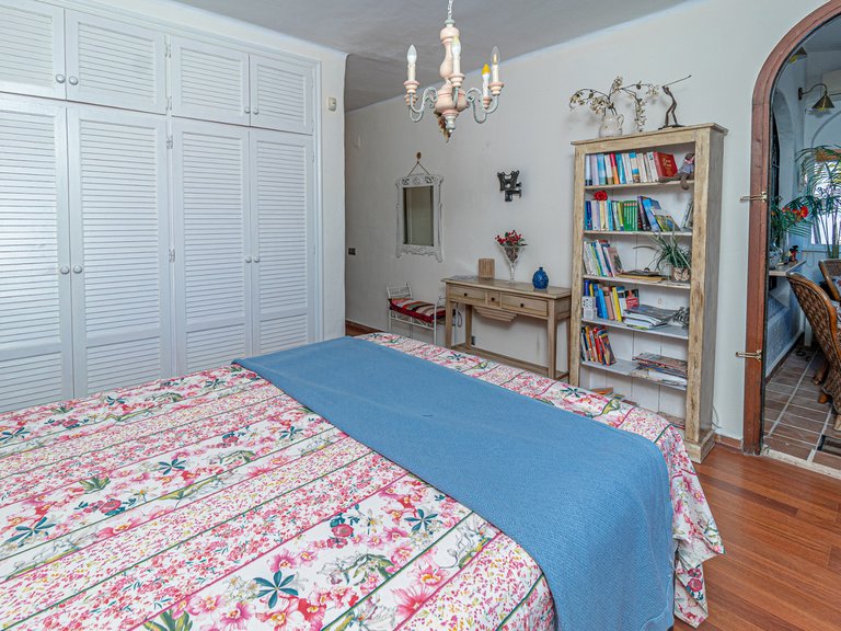 Villa for Sale in Villamartin, Alicante 26