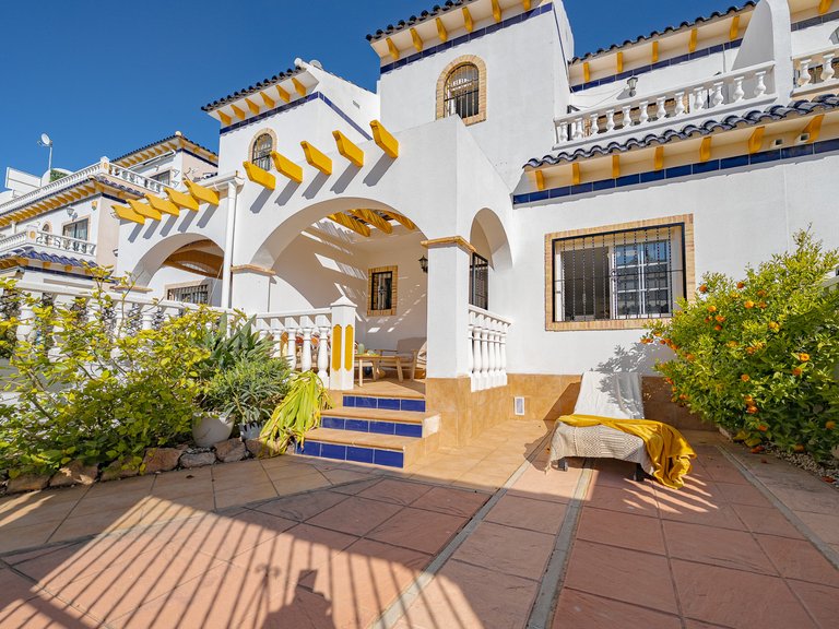 Town House for Sale in Playa Flamenca, Alicante 1