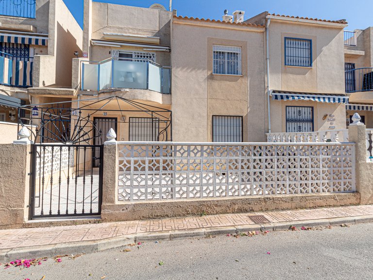 Apartment for Sale in Torrevieja, Alicante 25