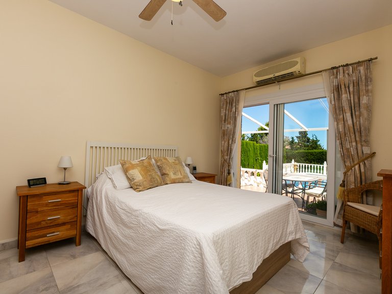 Villa for Sale in Los Balcones, Alicante 41
