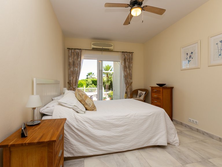 Villa for Sale in Los Balcones, Alicante 40