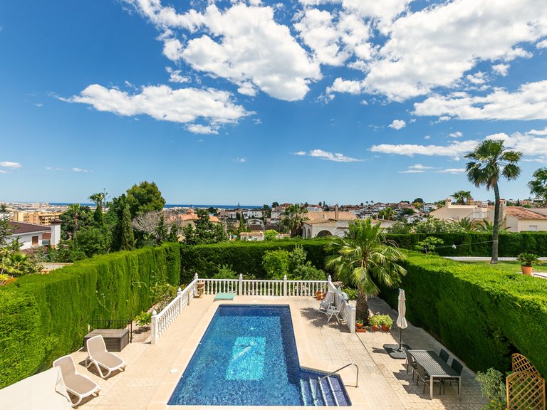 Villa for Sale in Los Balcones, Alicante 2
