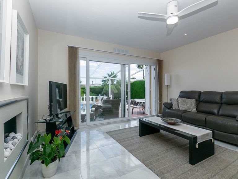 Villa for Sale in Los Balcones, Alicante 22