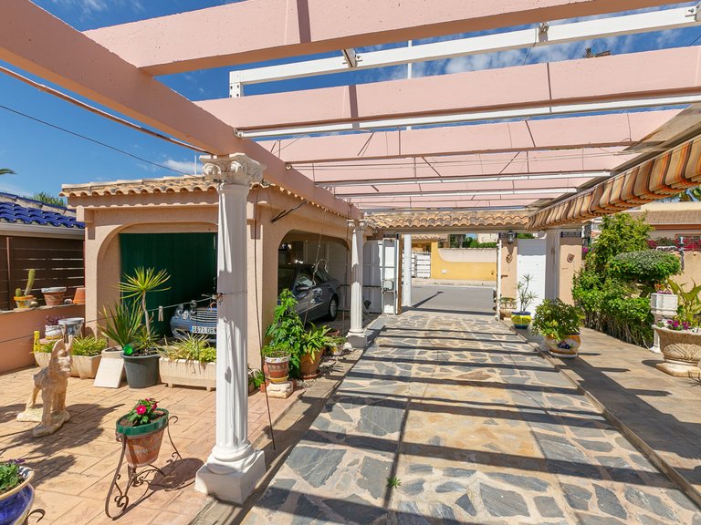 Villa for Sale in La Zenia, Alicante 50