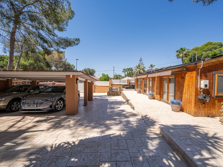 Villa for Sale in Pinar De Campoverde, Alicante 49
