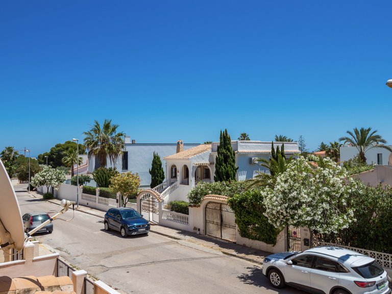 Apartment for Sale in La Zenia, Alicante 1