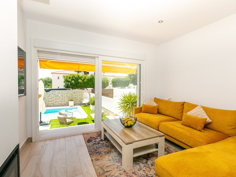 Villa for Sale in Villamartin, Alicante 8