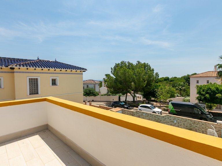 Villa for Sale in Villamartin, Alicante 40