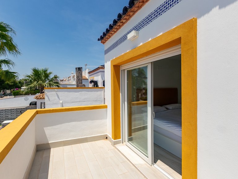 Villa for Sale in Villamartin, Alicante 41
