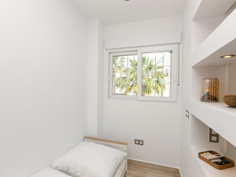 Villa for Sale in Villamartin, Alicante 38