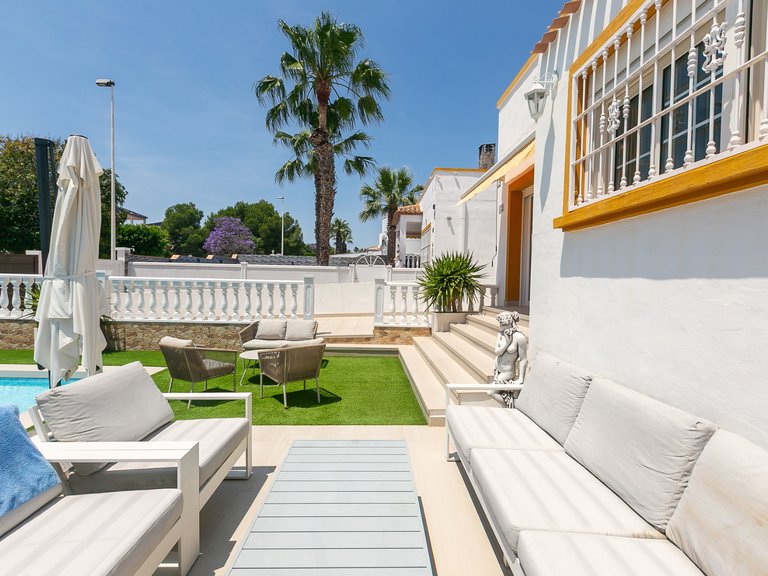 Villa for Sale in Villamartin, Alicante 50