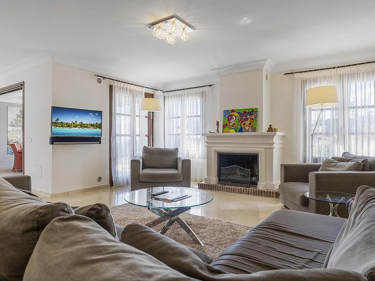 Town House for Sale in Costa del Sol Benahavís, Malaga 3