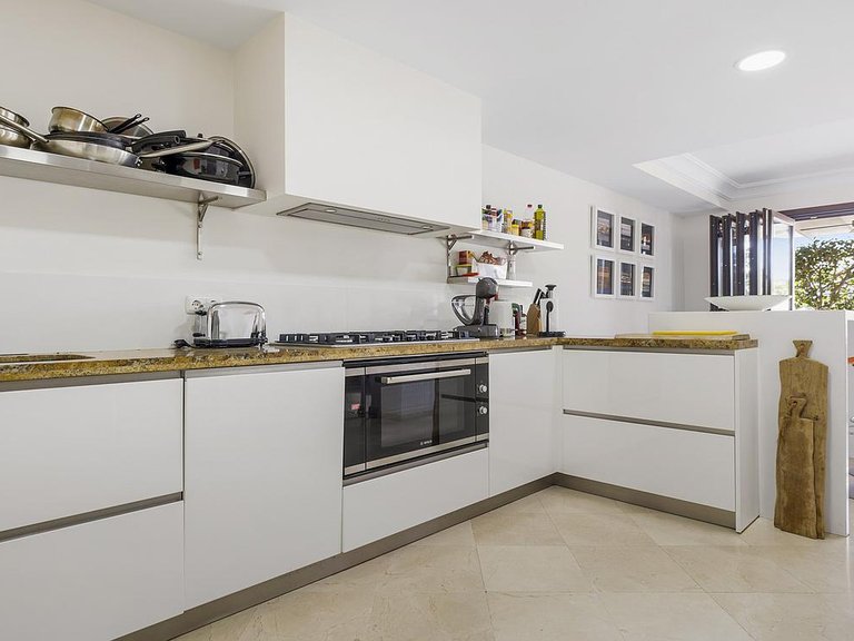 Town House for Sale in Costa del Sol Benahavís, Malaga 5