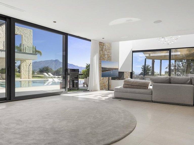 Villa for Sale in Costa del Sol Benahavís, Malaga 4