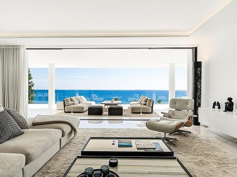 Apartment for Sale in Costa del Sol Estepona, Malaga 2