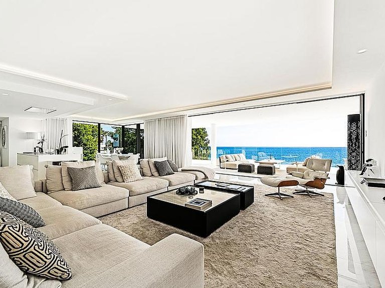 Apartment for Sale in Costa del Sol Estepona, Malaga 3