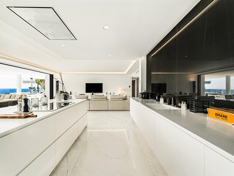 Apartment for Sale in Costa del Sol Estepona, Malaga 7