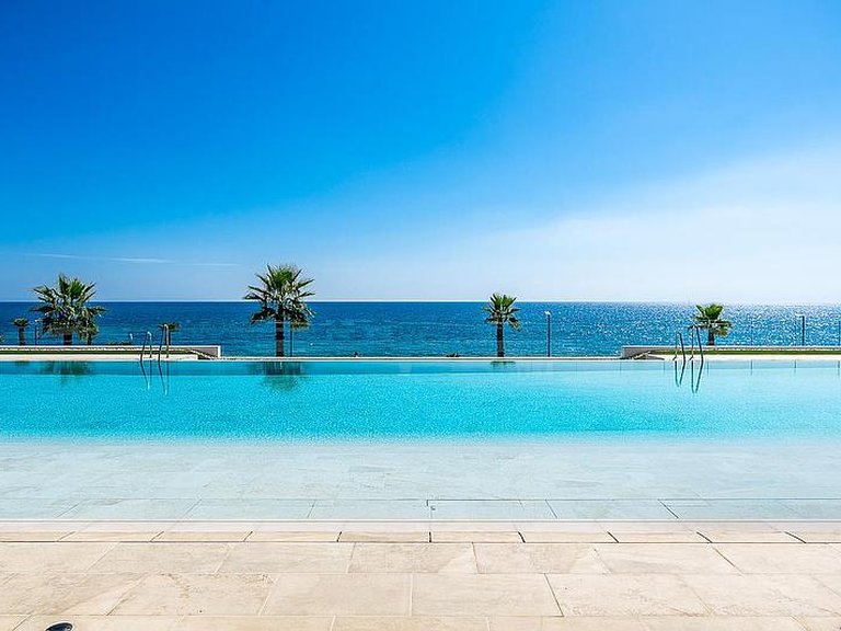 Apartment for Sale in Costa del Sol Estepona, Malaga 9