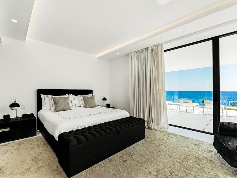 Apartment for Sale in Costa del Sol Estepona, Malaga 11