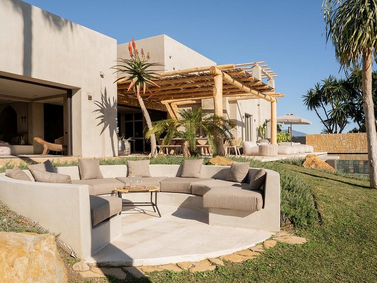 Villa for Sale in Costa del Sol Estepona, Malaga 2