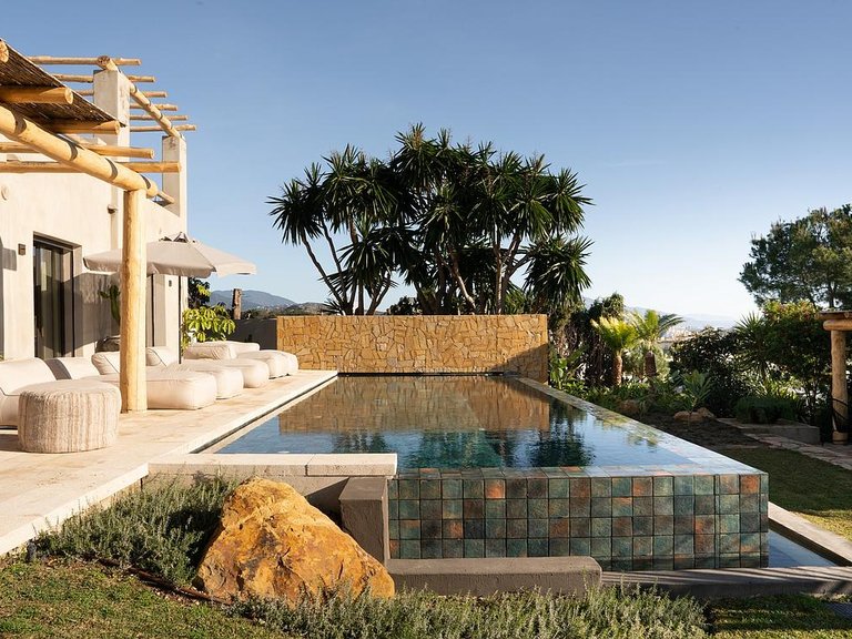 Villa for Sale in Costa del Sol Estepona, Malaga 9