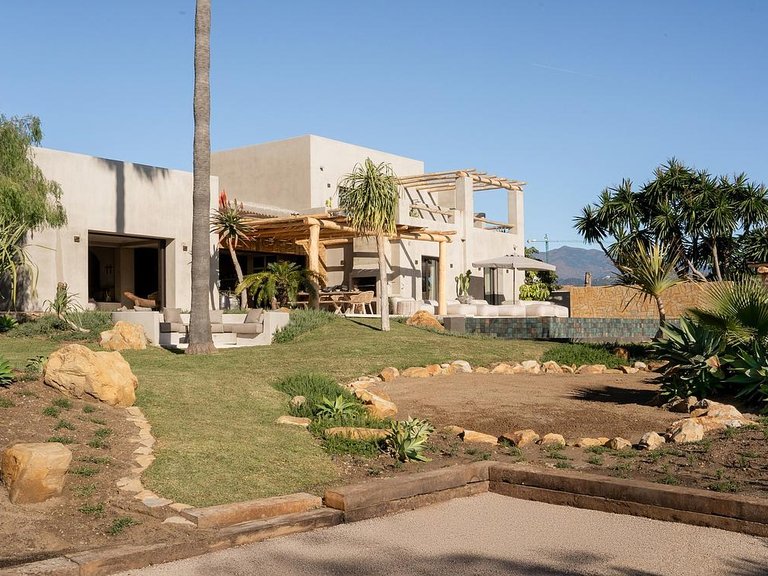 Villa for Sale in Costa del Sol Estepona, Malaga 20