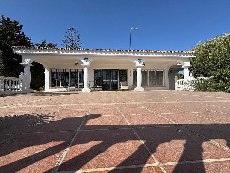 Villa for Sale in Costa del Sol Estepona, Malaga 1