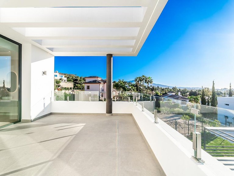 Villa for Sale in Costa del Sol Estepona, Malaga 6