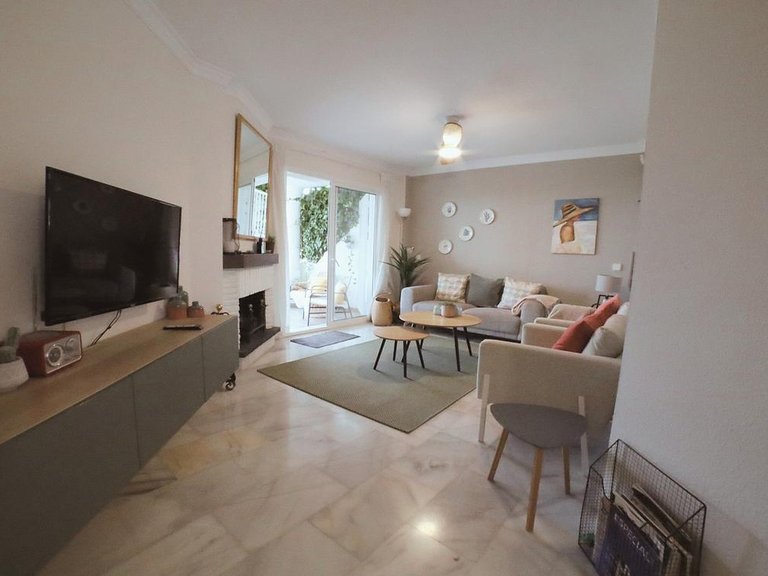 Apartment for Sale in Costa del Sol Calahonda, Malaga 2