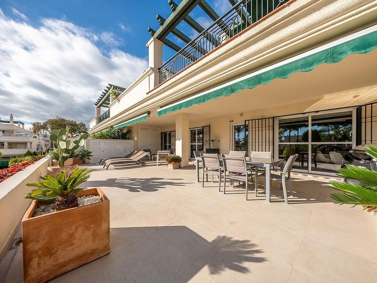 Apartment for Sale in Costa del Sol Nueva Andalucía, Malaga 1
