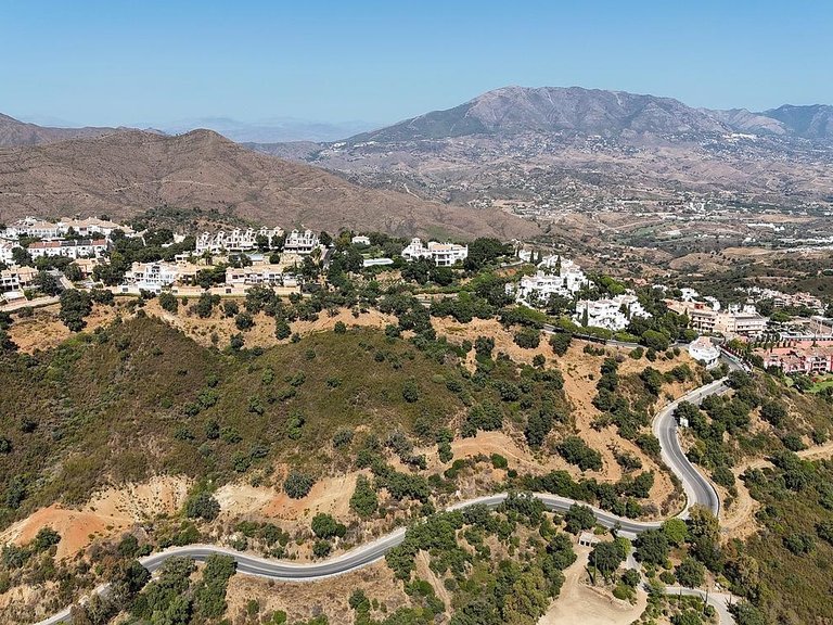 Plot for Sale in Inland La Mairena, Malaga 1