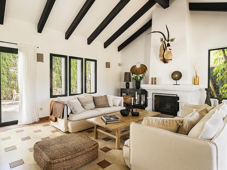 Villa for Sale in Costa del Sol Estepona, Malaga 4
