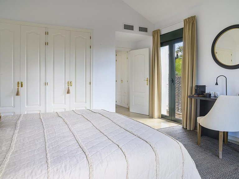Villa for Sale in Costa del Sol Estepona, Malaga 7