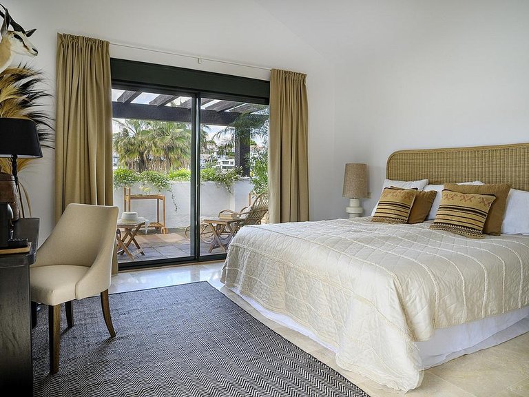 Villa for Sale in Costa del Sol Estepona, Malaga 10