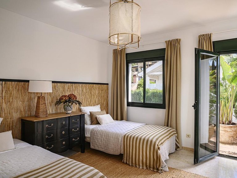 Villa for Sale in Costa del Sol Estepona, Malaga 12