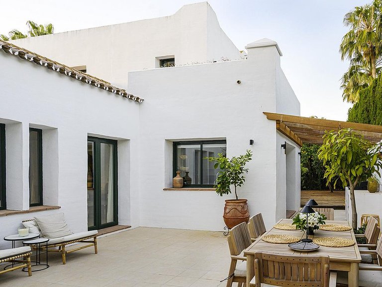 Villa for Sale in Costa del Sol Estepona, Malaga 17