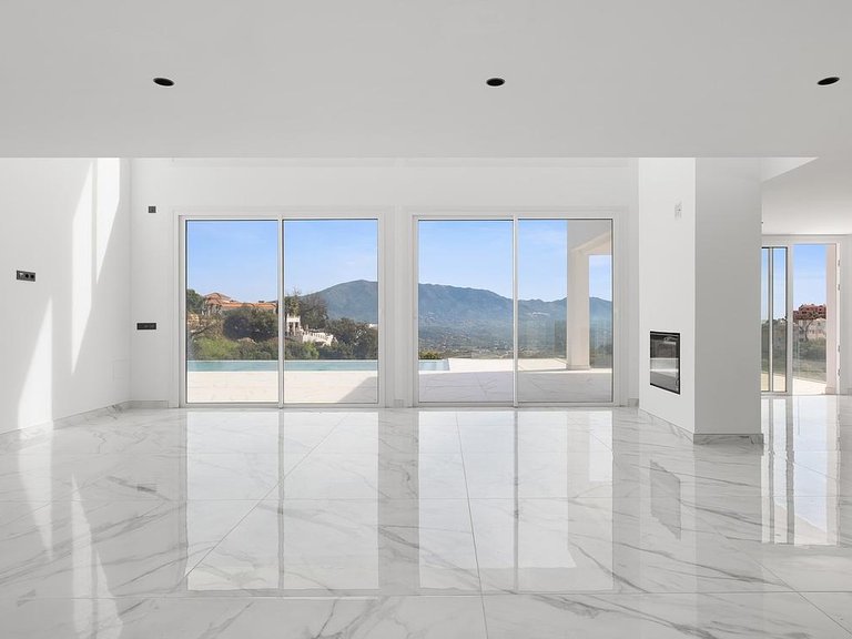 Villa for Sale in Inland La Mairena, Malaga 3