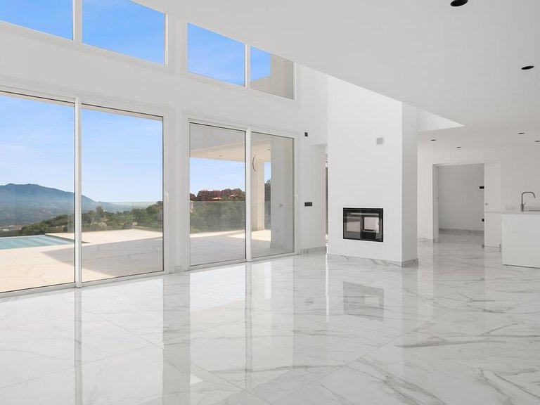 Villa for Sale in Inland La Mairena, Malaga 4