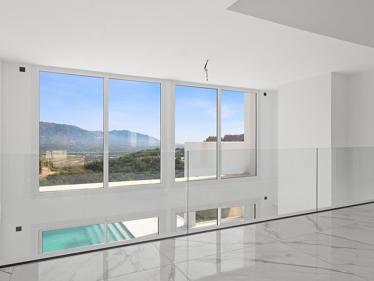 Villa for Sale in Inland La Mairena, Malaga 7