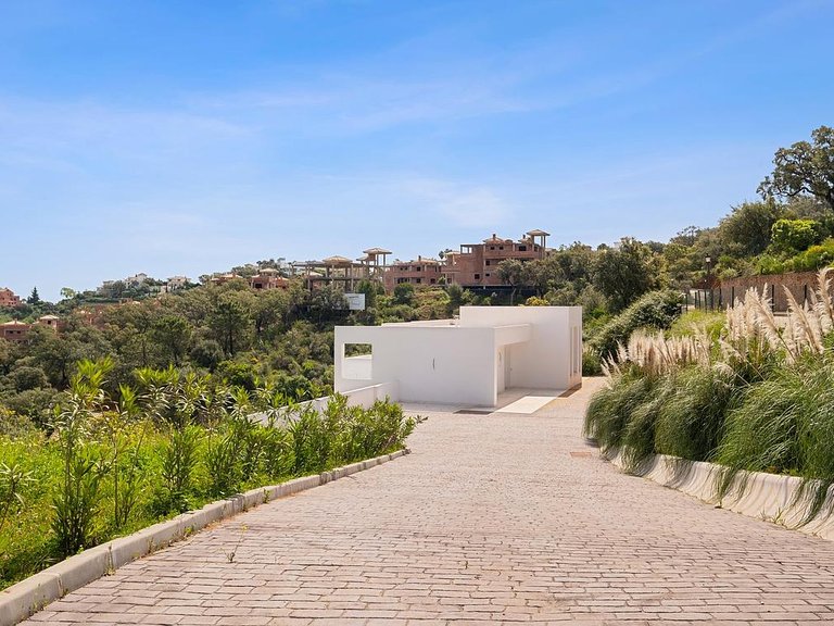 Villa for Sale in Inland La Mairena, Malaga 19