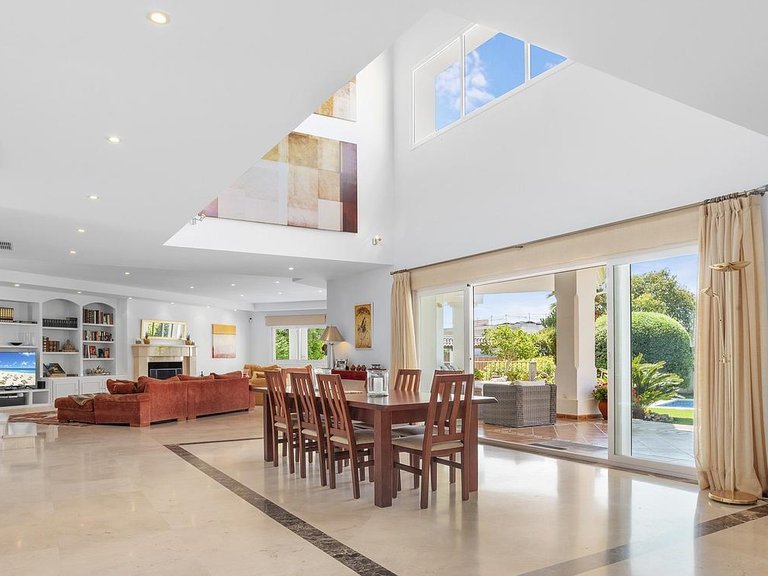 Villa for Sale in Costa del Sol Benahavís, Malaga 2