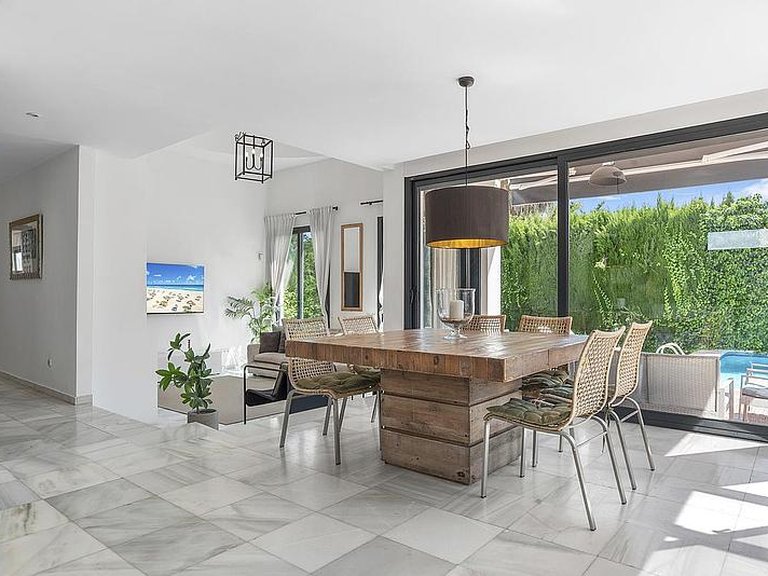 Villa for Sale in Costa del Sol Nueva Andalucía, Malaga 3