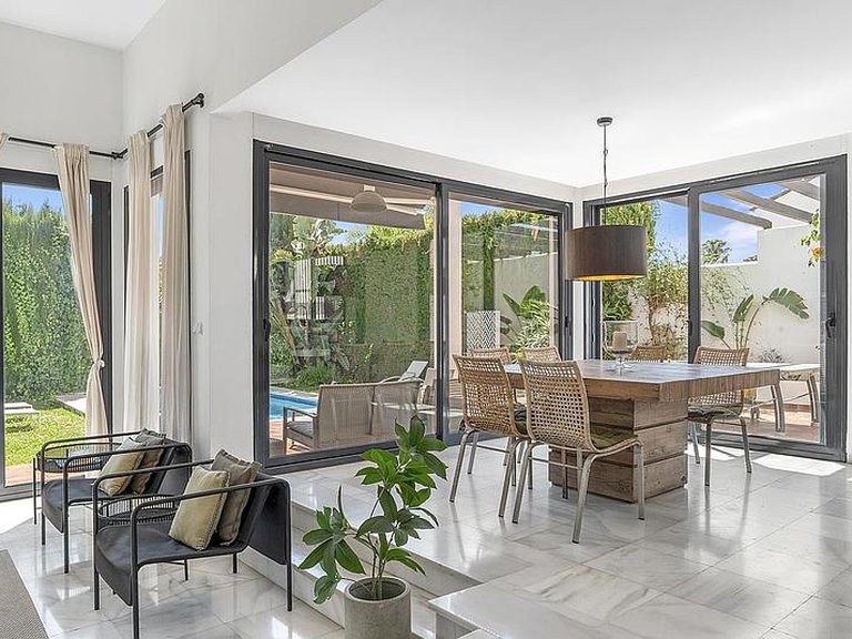 Villa for Sale in Costa del Sol Nueva Andalucía, Malaga 4