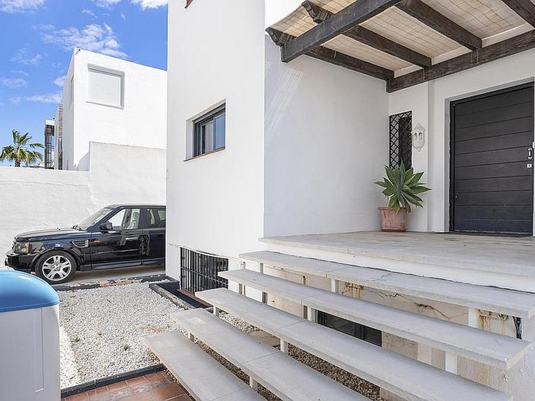 Villa for Sale in Costa del Sol Nueva Andalucía, Malaga 12